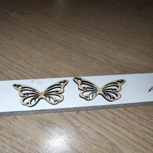 ΞΥΛΙΝΕΣ ΠΕΤΑΛΟΥΔΕΣ ΑΠΟ ΚΟΝΤΡΑ ΠΛΑΚΕ ΞΥΛΙΝΕΣ ΠΕΤΑΛΟΥΔΕΣ ΑΠΟ ΚΟΝΤΡΑ ΠΛΑΚΕ