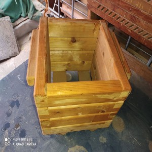 ΞΥΛΙΝΗ ΓΛΑΣΤΡΑ 