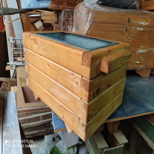 ΜΕΓΑΛΗ ΞΥΛΙΝΗ ΓΛΑΣΤΡΑ