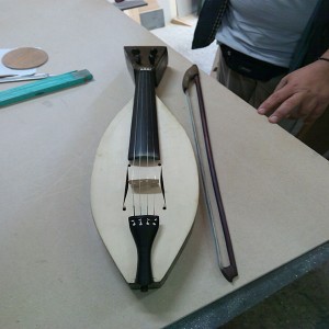 ΠΟΝΤΙΑΚΗ ΛΥΡΑ (ΜΟΥΣΙΚΟ ΟΡΓΑΝΟ)