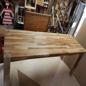 ΞΥΛΙΝΟ ΤΡΑΠΕΖΙ 