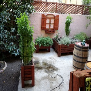 Η ΞΥΛΙΝΗ ΑΥΛΗ 