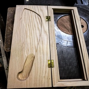 ΞΥΛΙΝΗ ΘΗΚΗ ΜΑΧΑΙΡΙΟΥ