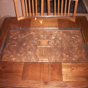 ΣΚΑΛΙΣΤΟ ΤΡΑΠΕΖΙ ΜΕ ΛΟΥΛΟΥΔΙΑ 